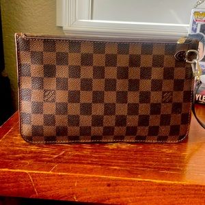 authentic louis Vuitton pouch